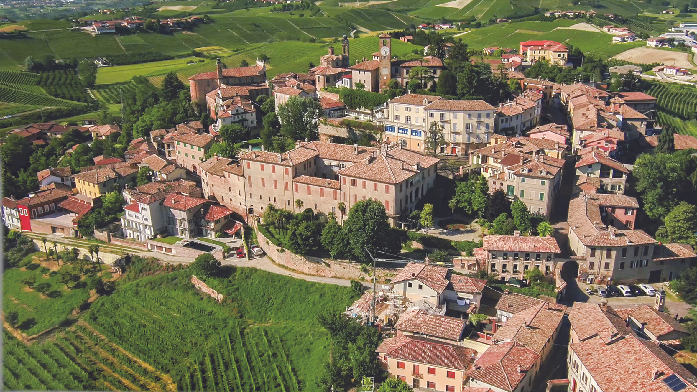 In zona: Castello di Neive