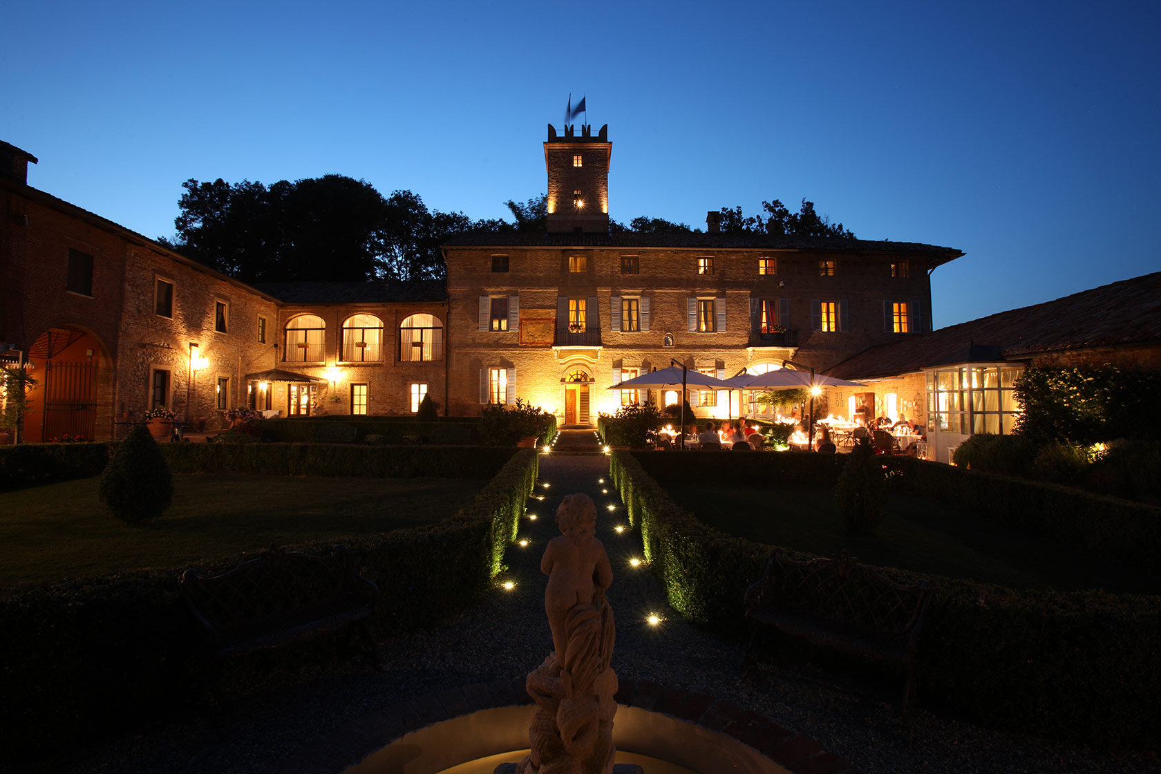 Castello di Razzano — Punto de interés in Alfiano Natta, Alessandria