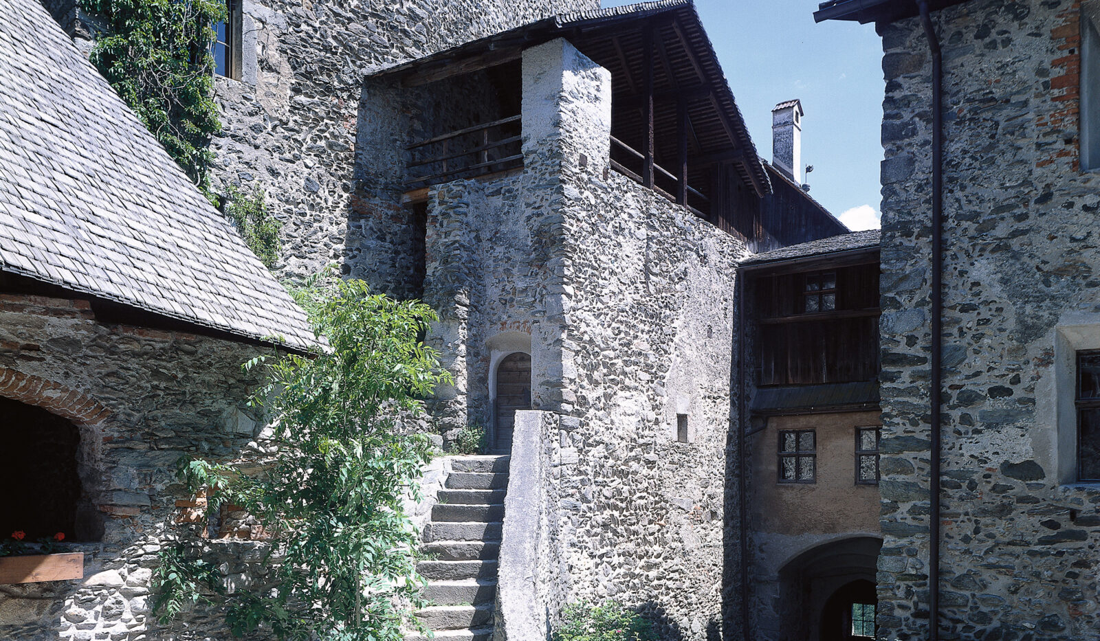 Castel Taufers — Punto di interesse , Trento