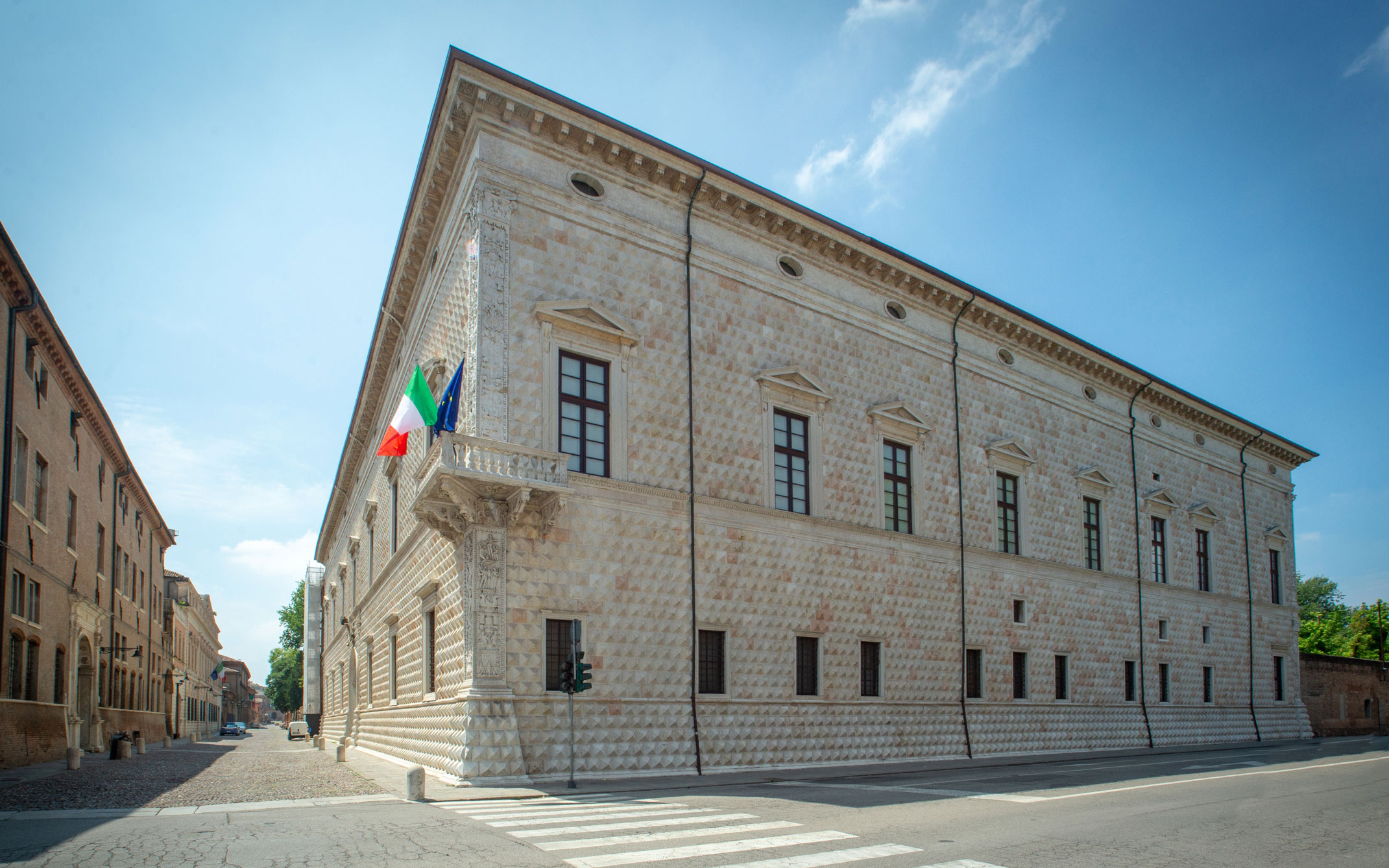 Palazzo dei Diamanti