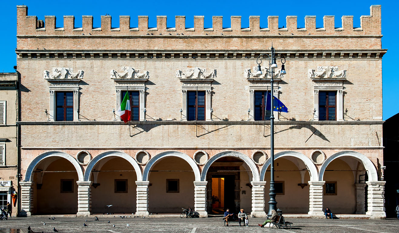 Palazzo Ducale " Malatesta " - Prefettura — Punto di interesse a Pesaro, Pesaro e Urbino