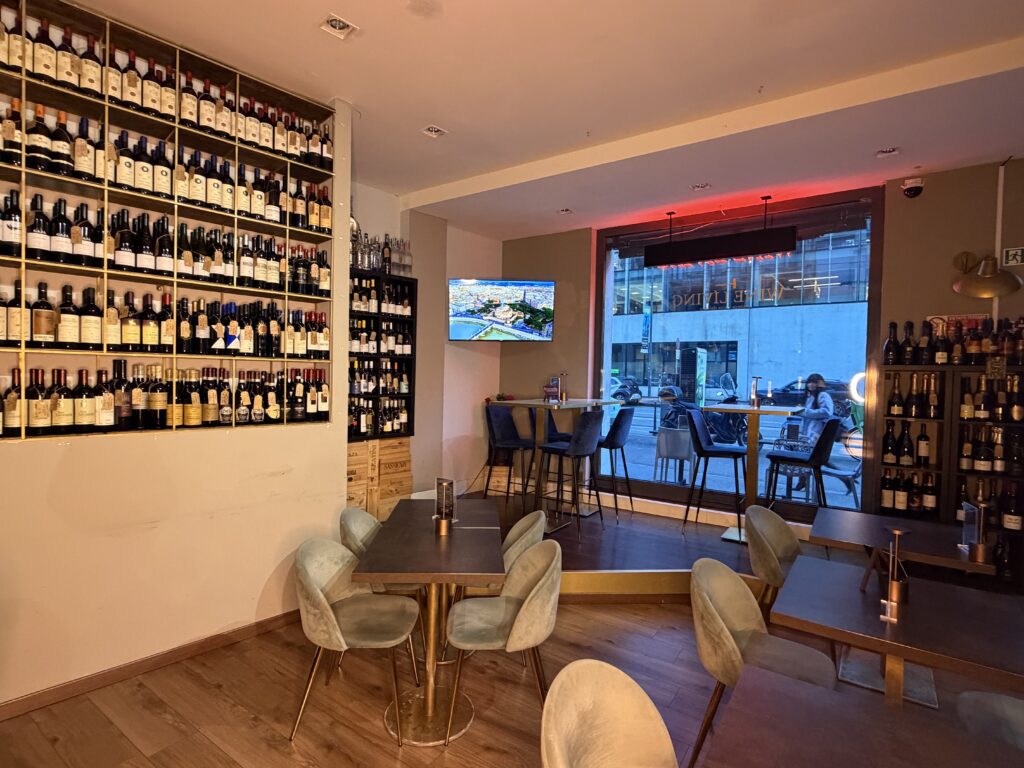 Enoteca Wine Living — Ristorante a Milano, Milano