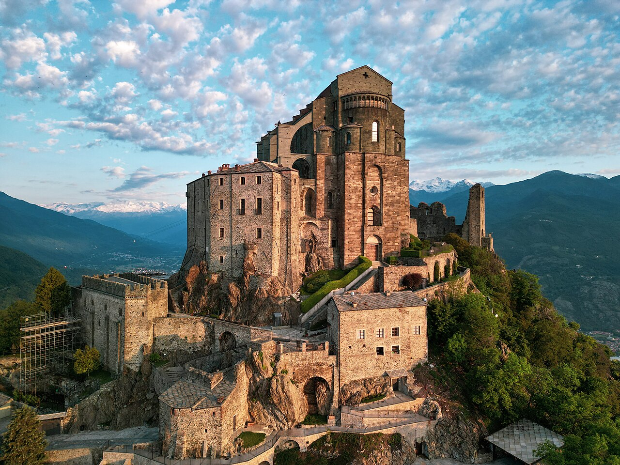 Tramonto alla Sacra di San Michele