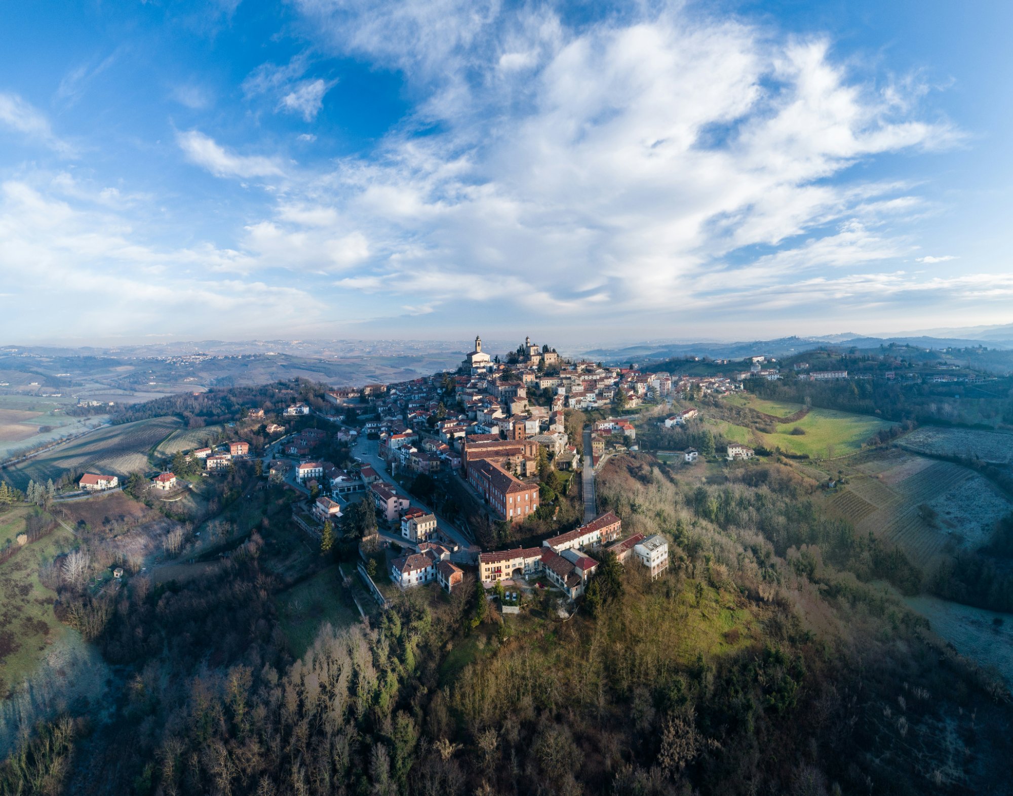 Monferrato e Asti: Bollicine e Borghi