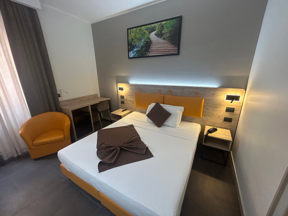 Hotel Stradivari — Punto di interesse a Milano, Milano