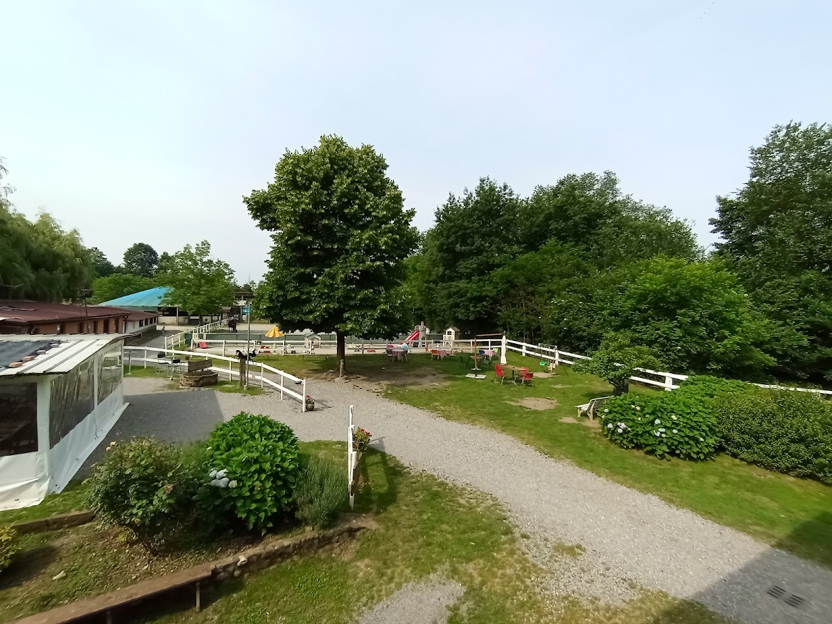 Agriturismo La Fornace a Senna Comasco, di Formenti Ivan — Alloggio a Como, Como