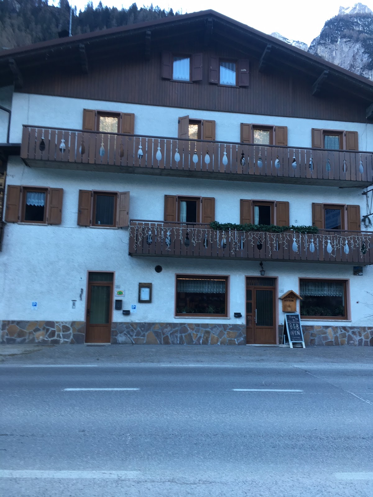 Albergo B&B Astor — Alloggio a Cortina d Ampezzo, Belluno