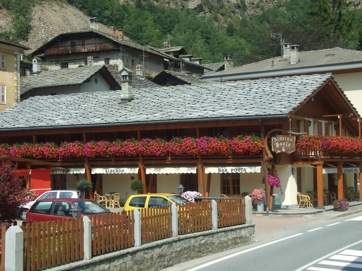 Hotel Posta — Alloggio a Gressoney, Aosta