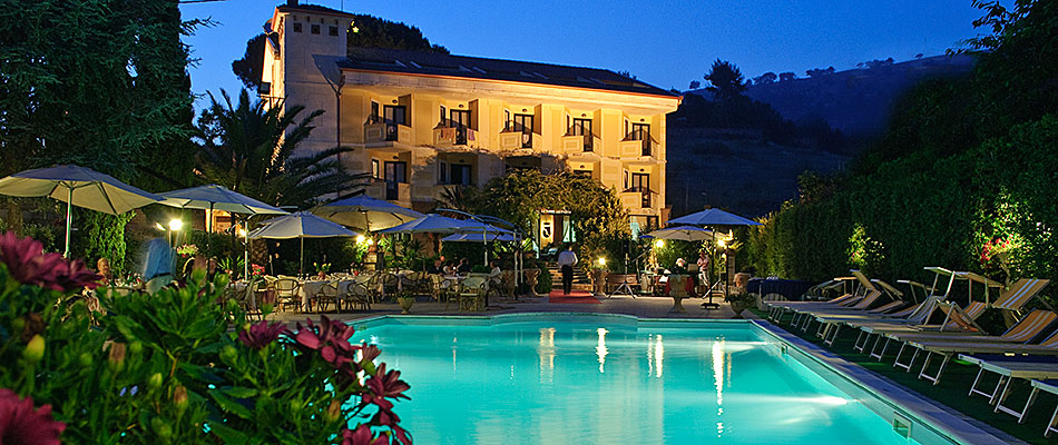 Hotel Caserta Antica — Alloggio a Caserta, Caserta
