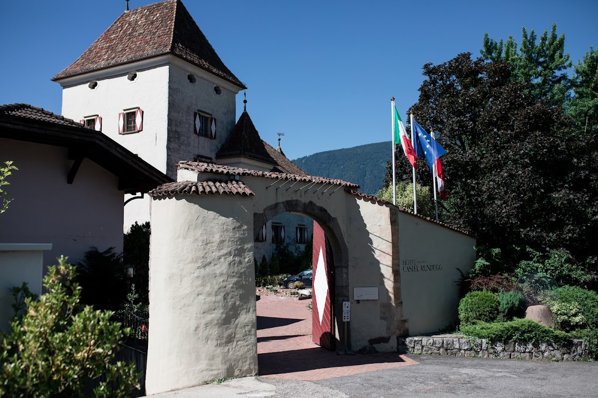 Hotel Castel Rundegg — Alloggio a Merano, Bolzano