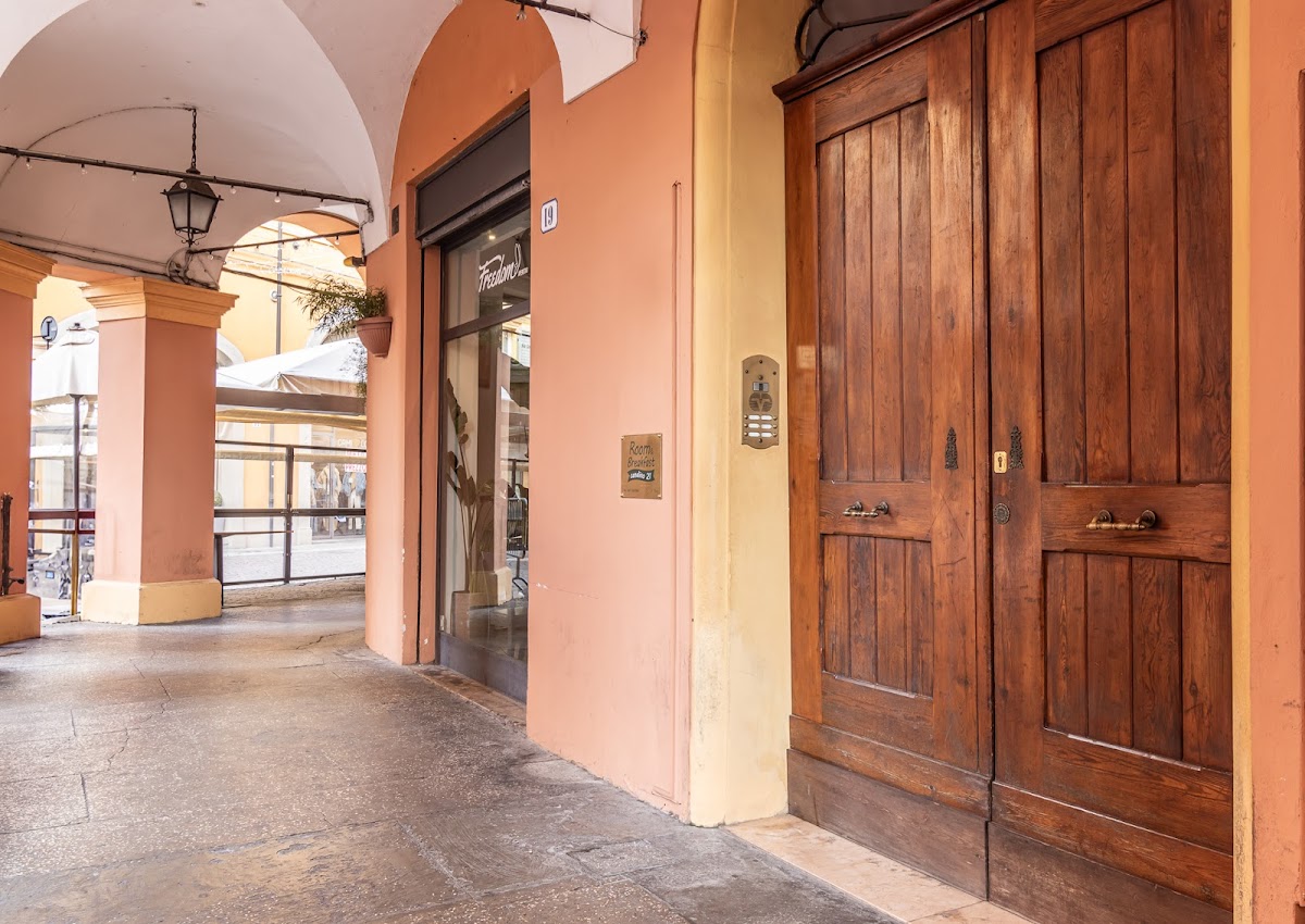 Room & breakfast canalino 21 — Alloggio a Modena, Modena