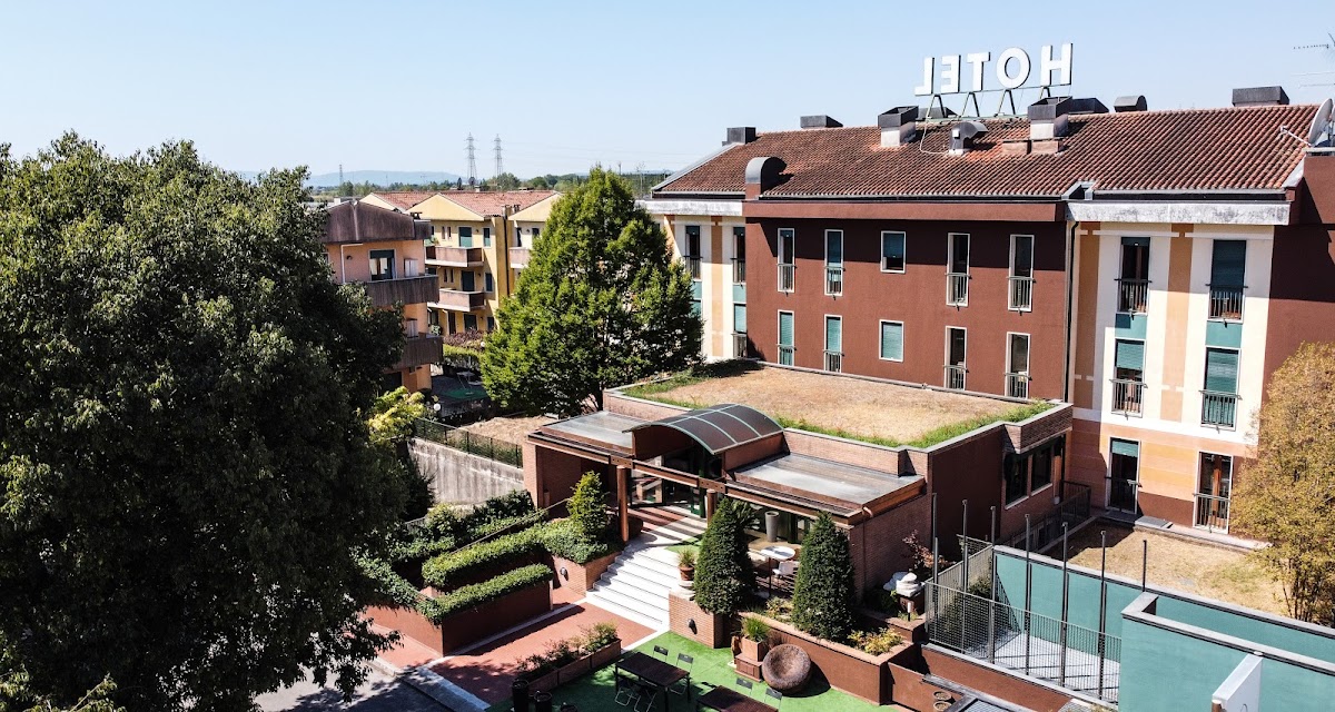 HOTEL QUERINI. Essential Business Hotel a Sandrigo — Alloggio a Vicenza, Vicenza