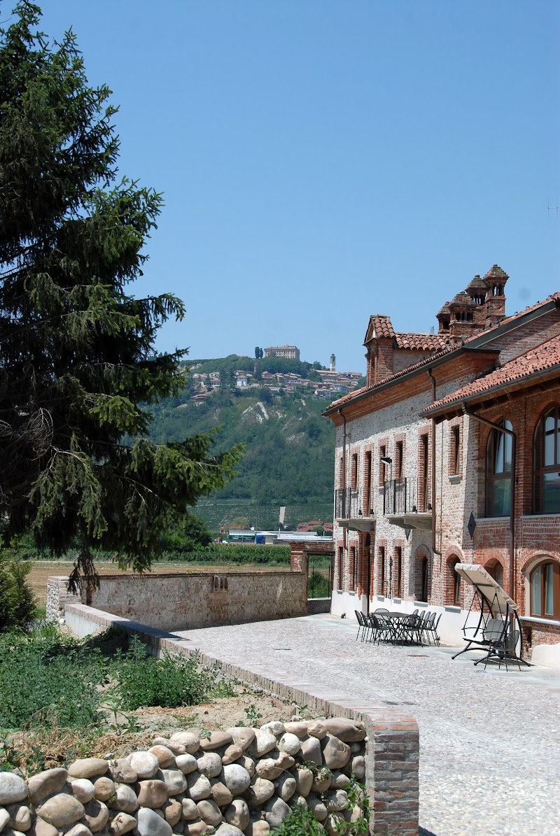 Hotel le Botti — Alloggio a Alba, Cuneo