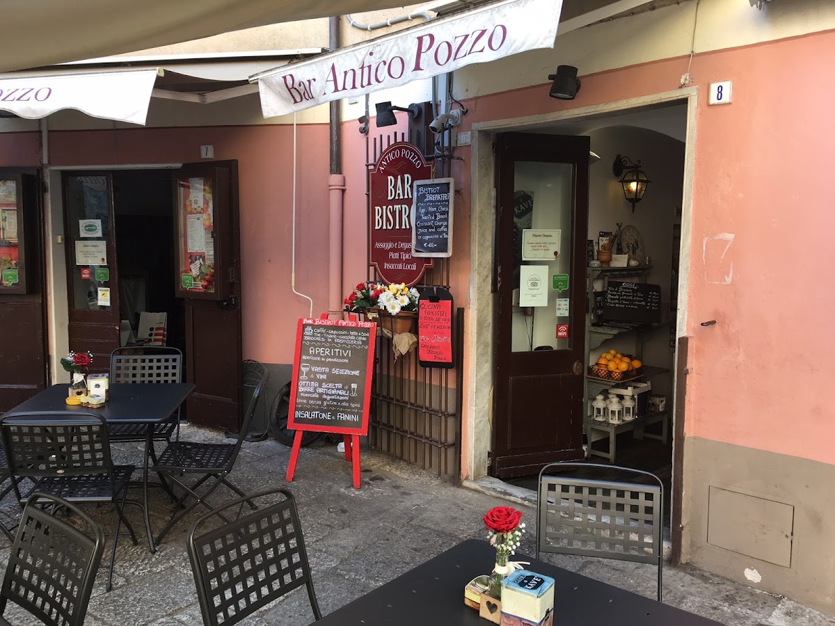 Antico Pozzo Bistrot — Alloggio a Finalborgo, Savona