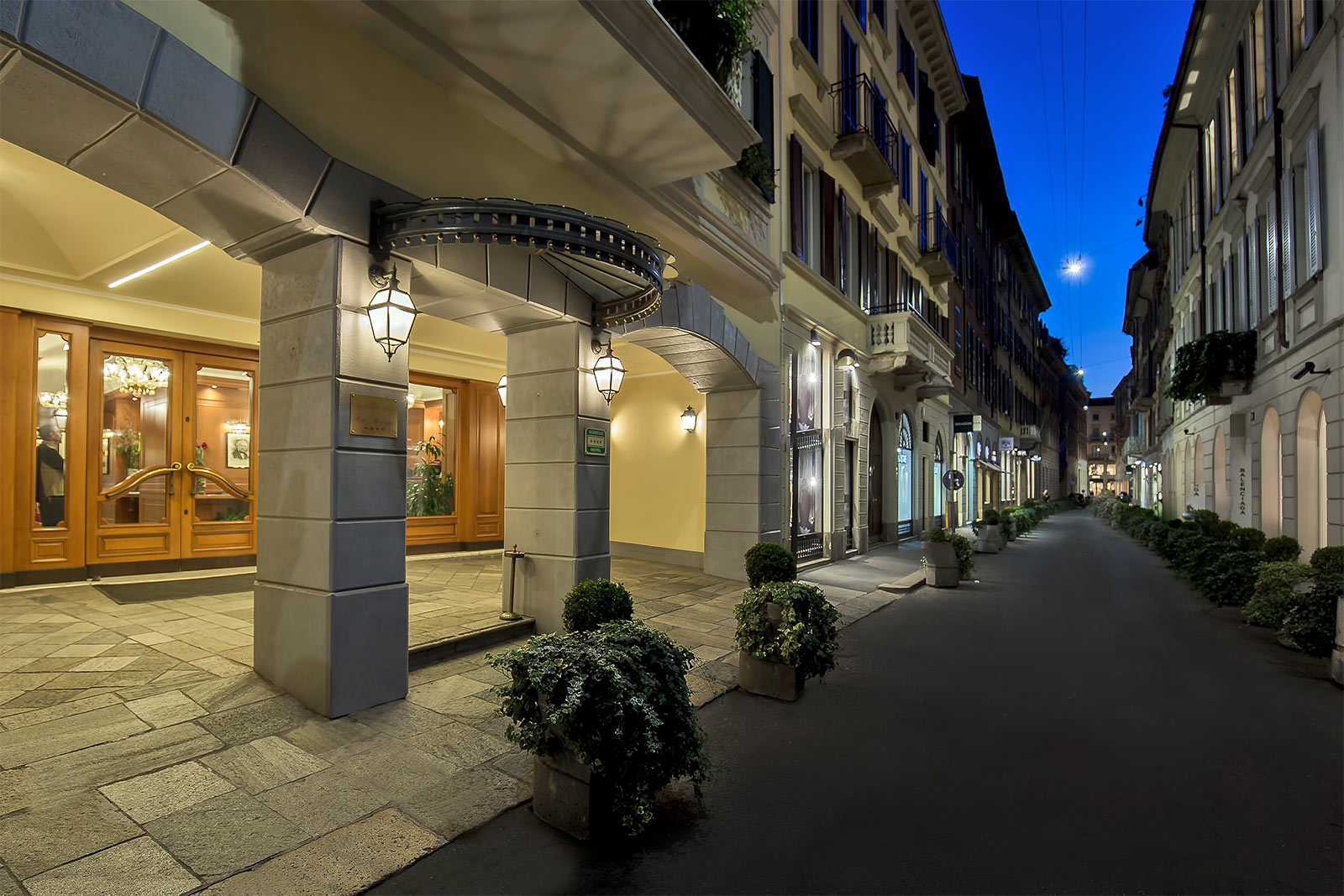 Hotel Manzoni — Alloggio a Milano, Milano