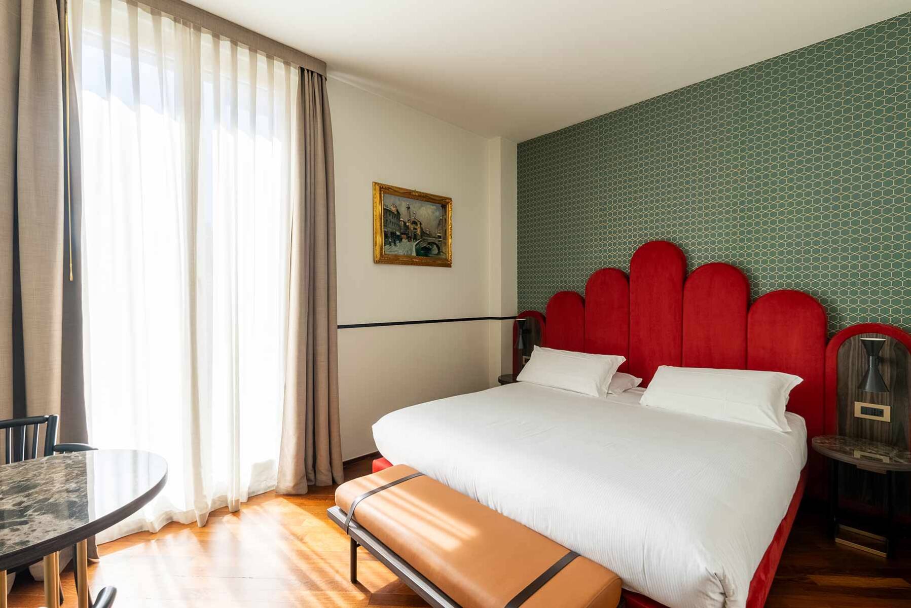 Hotel Regina — Punto di interesse a Milano, Milano