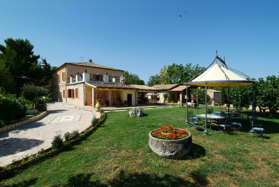 Agriturismo La Fattoria Di Maria Donata — Alloggio a Pescara, Pescara
