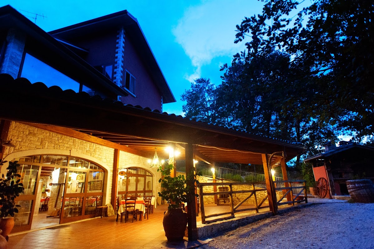Agriturismo Tenuta Colle San Pietro - Ristorante tipico con alloggi e fattoria didattica — Alloggio a Campobasso, Campobasso
