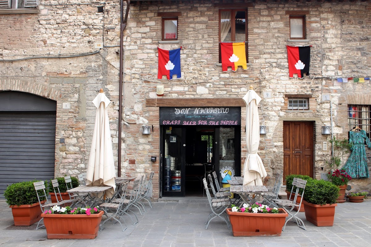 La Sosta Navarra — Alloggio a Gubbio, Perugia