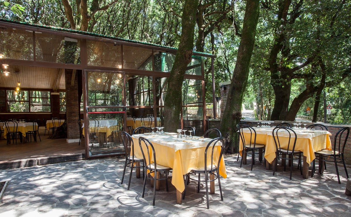 Albergo Ristorante Ferretti — Alloggio a Spoleto, Perugia