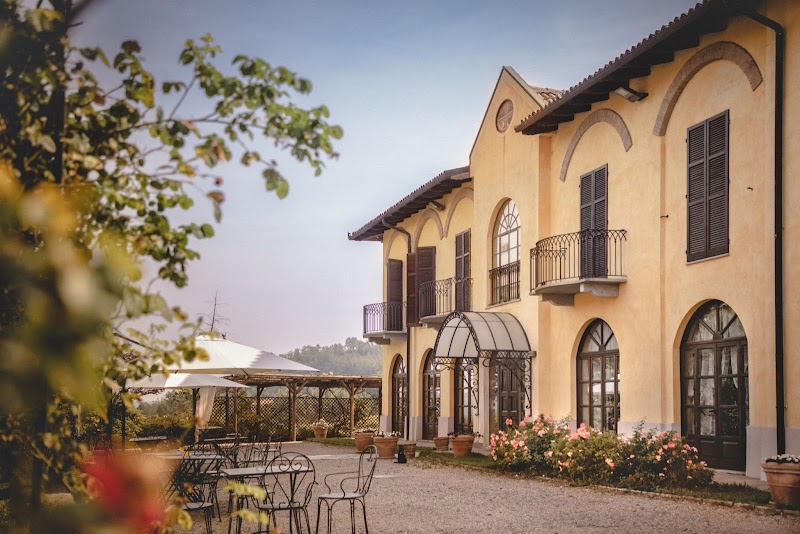 Agriturismo Tenuta La Romana — Alloggio a Nizza Monferrato, Asti