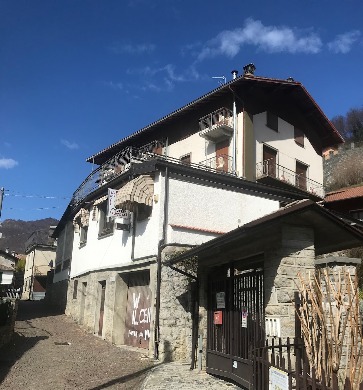 Hotel Centrale — Alloggio a Varenna, Lecco
