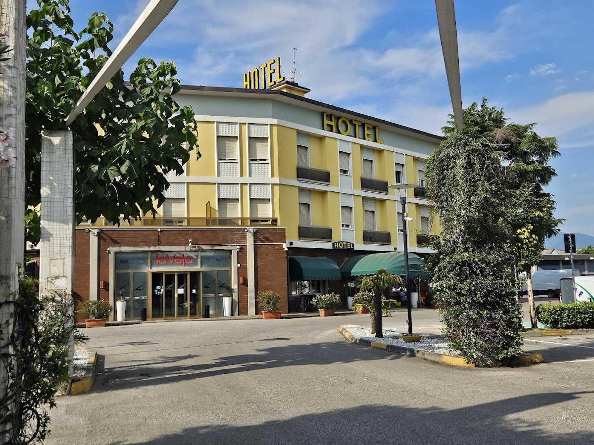 Hotel Industria — Alloggio a Brescia, Brescia