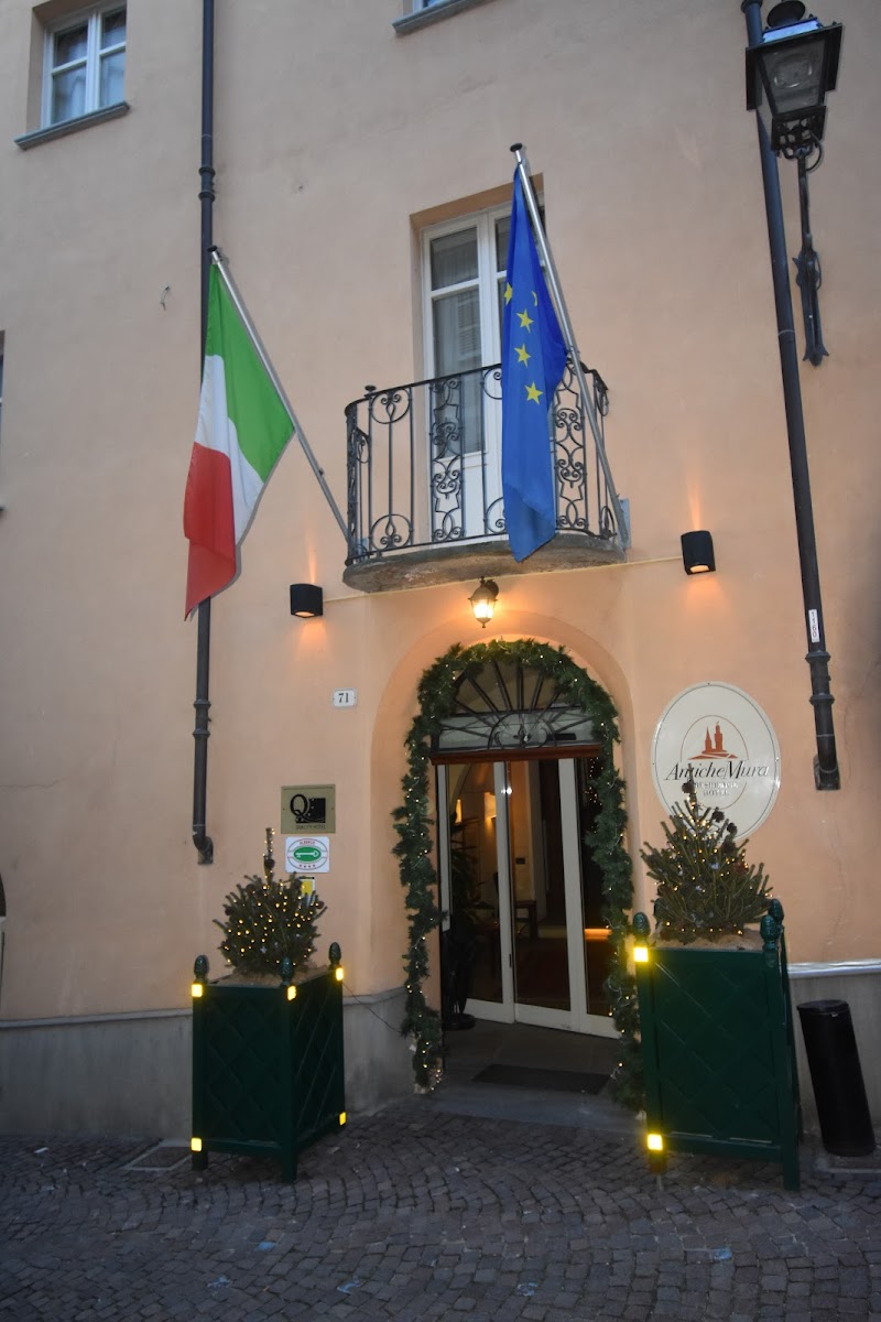 Hotel Antiche Mura — Alloggio a Saluzzo, Cuneo