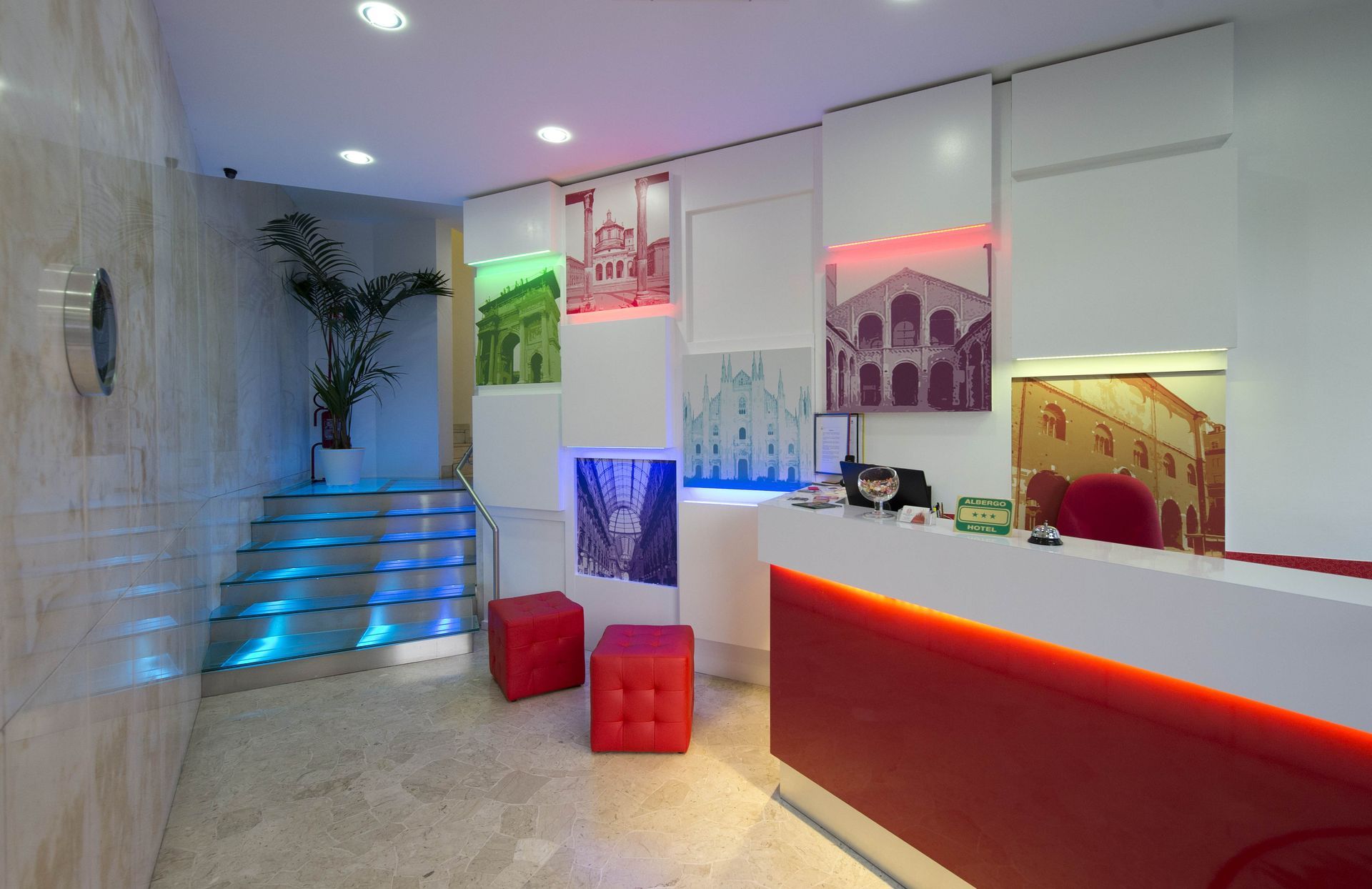 Hotel Milano Navigli — Punto di interesse a Milano, Milano