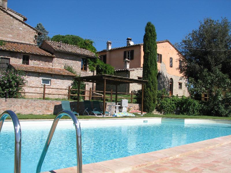 Agriturismo Borgo Laurice — Alloggio a Perugia, Perugia