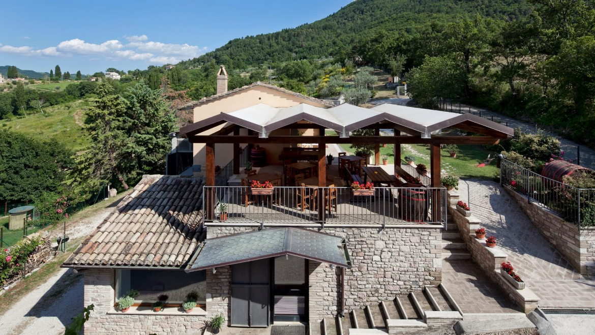 Agriturismo Il Castello — Alloggio a Assisi, Perugia