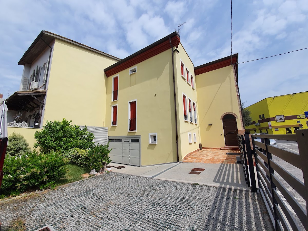 Corte Maggiore Room & Breakfast — Alloggio a Ravenna, Ravenna