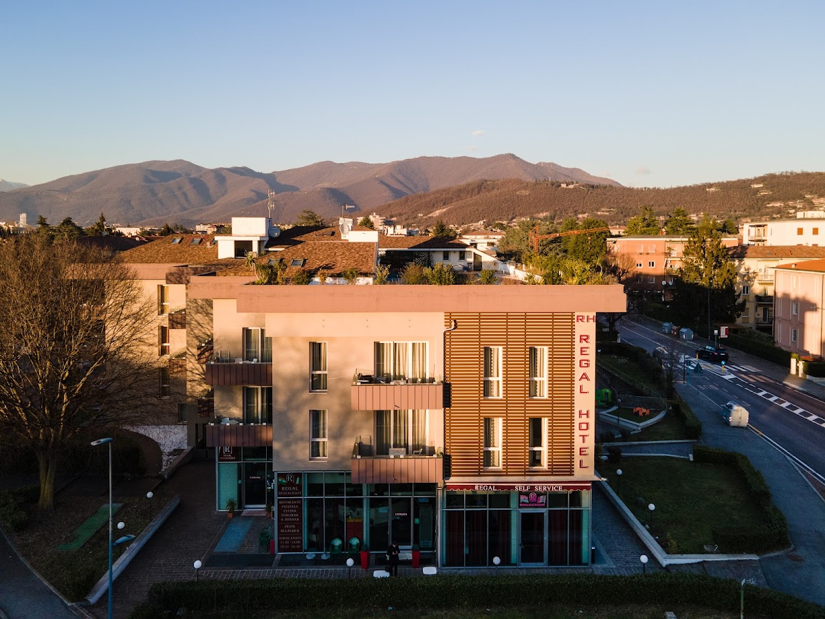 Regal Hotel & Apartments — Alloggio a Brescia, Brescia