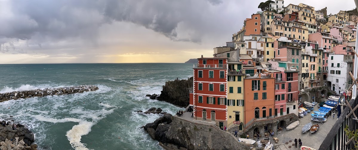 La Vista di Marina by The First - Luxury Rooms Suites & Apartments — Alloggio a Riomaggiore, La Spezia