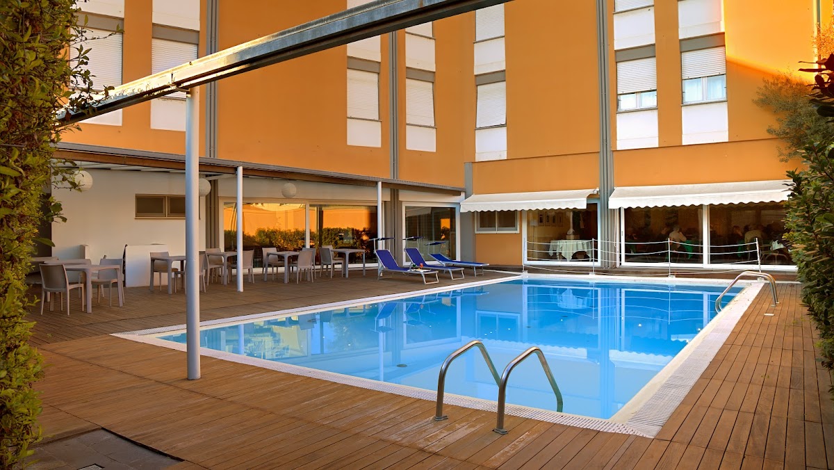 Mistral 2 Hotel — Alloggio a Oristano, Oristano