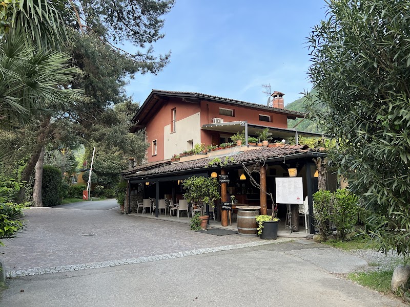 Camping Riviera — Alloggio a Cannobio, VCO