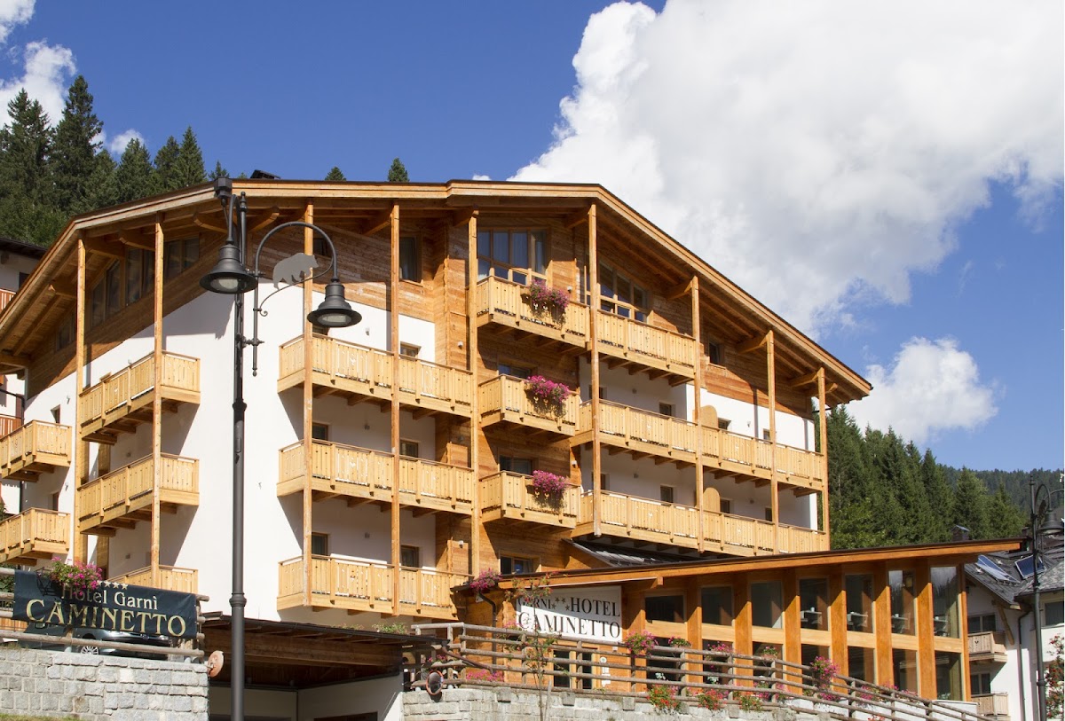 Hotel Garni Caminetto — Alloggio a Madonna di Campiglio, Trento