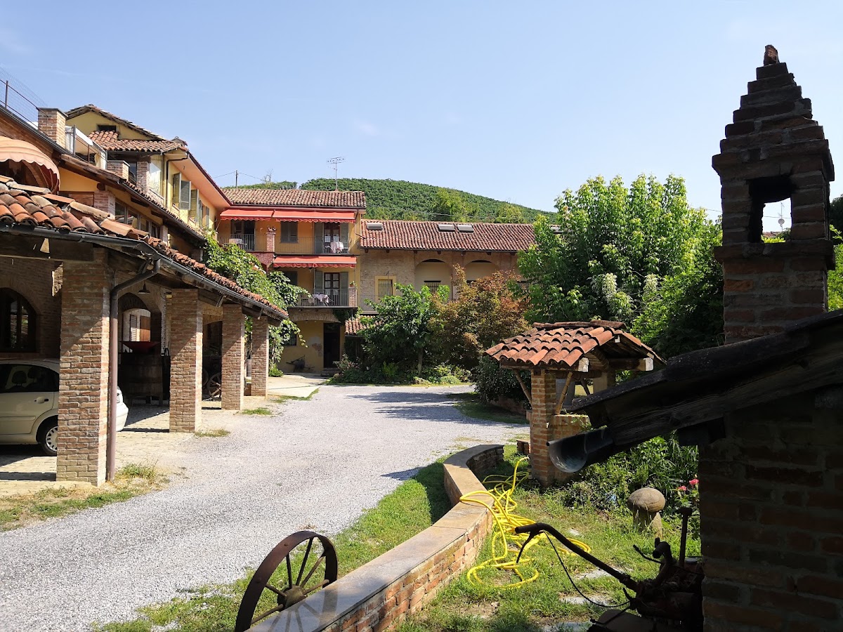 Cascina del Monastero — Alloggio a Cherasco, Cuneo