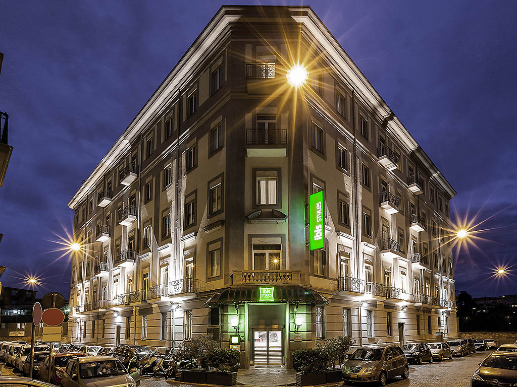 Hotel Ibis Style — Punto di interesse a Napoli, Napoli