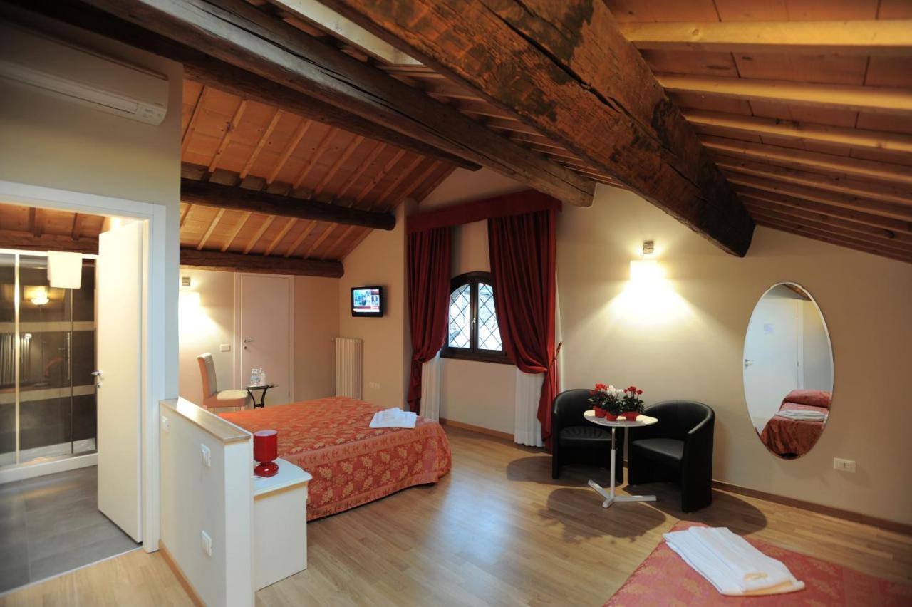 Honey Rooms — Alloggio a Ferrara, Ferrara