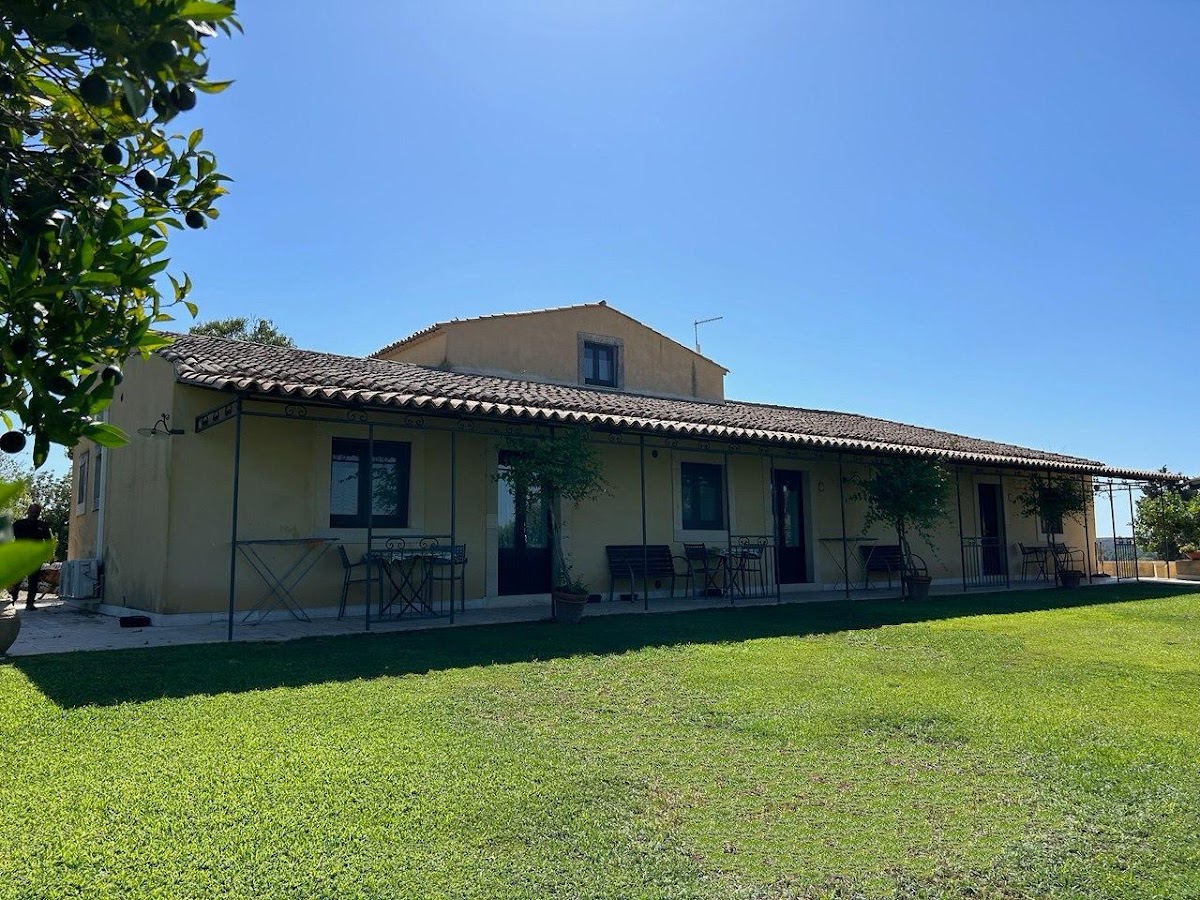 Azienda Agrituristica Soleluna — Alloggio a Siracusa, Siracusa