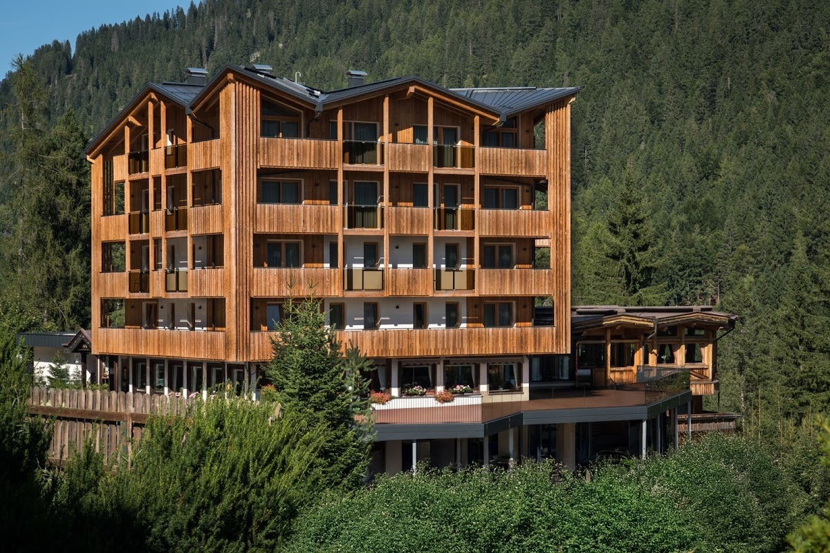 Hotel Lorenzetti - Madonna di Campiglio — Alloggio a Madonna di Campiglio, Trento