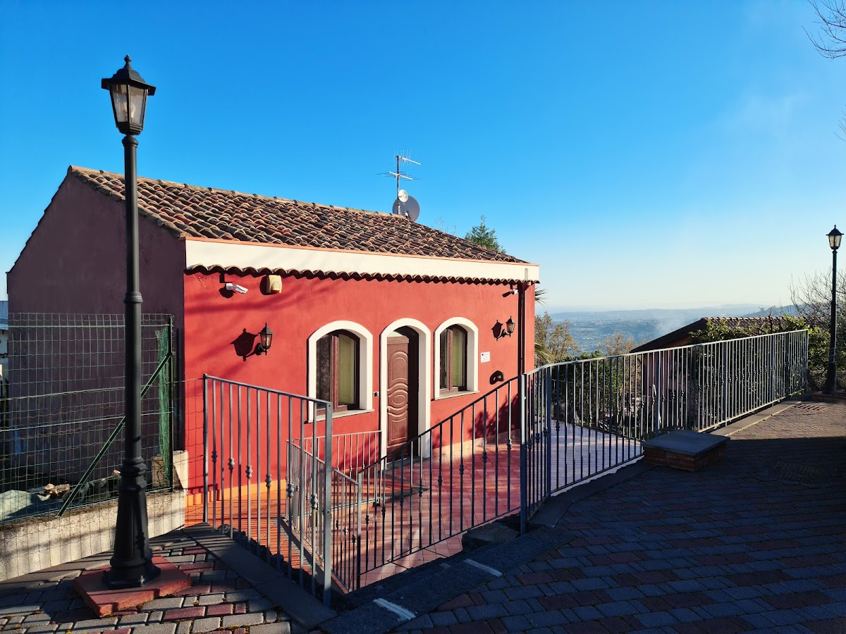 Agriturismo DolcEtna - Fattoria didattica con animali - Apicoltura - Ristorante — Alloggio a Taormina, Messina