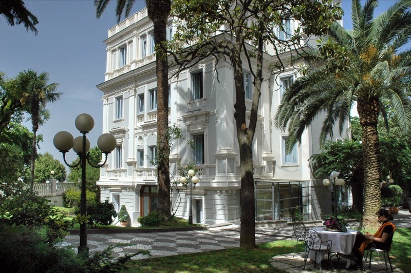 Hotel Flora — Alloggio a Frascati, Roma