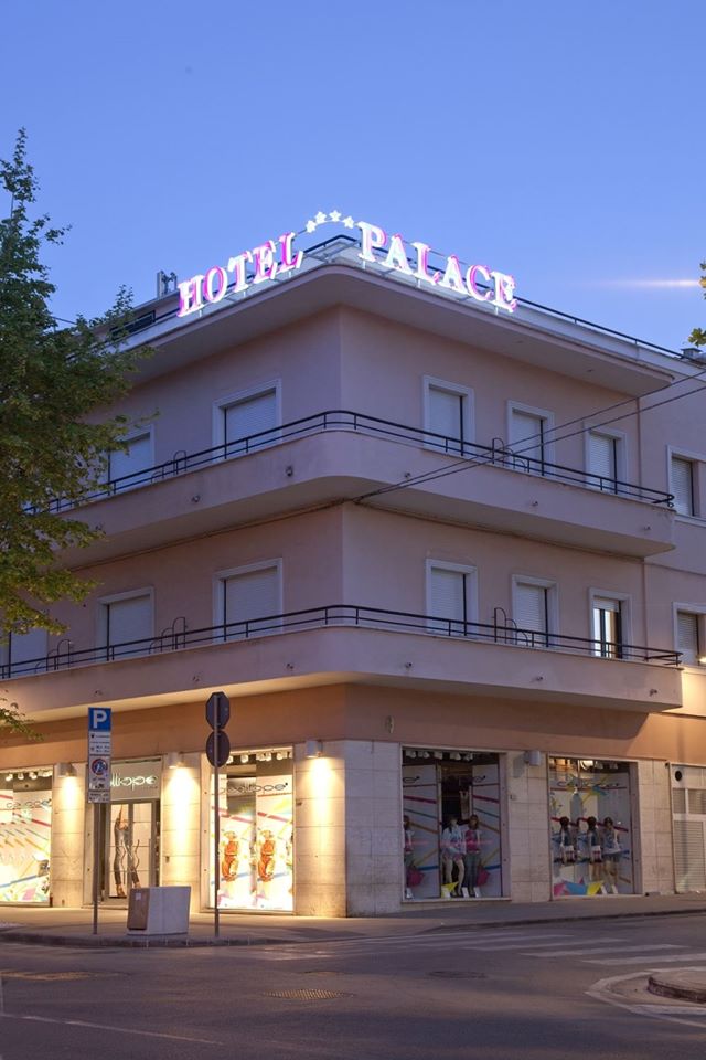 Hotel Palace — Alloggio a Civitanova Marche, Macerata