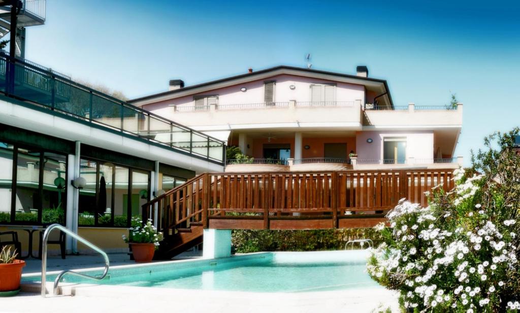 Hotel Villa dei Romanzi — Alloggio a Teramo, Teramo