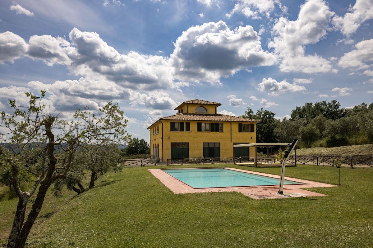Agriturismo Fattoria la Lama — Alloggio a Arezzo, Arezzo