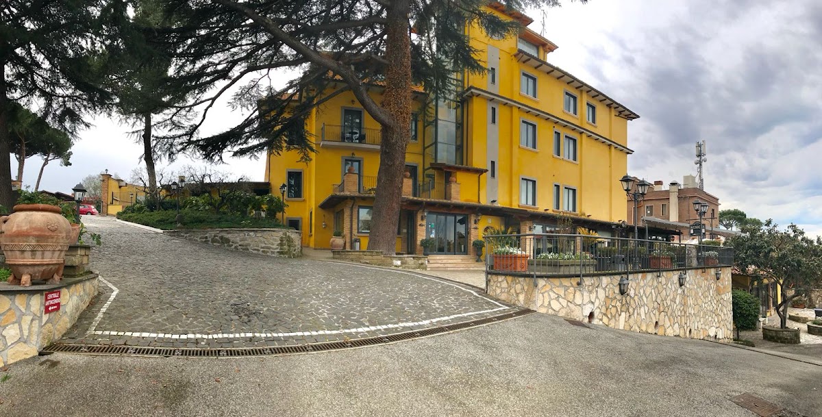 Poggio Regillo Green Hotel & Bistrot — Alloggio a Frascati, Roma