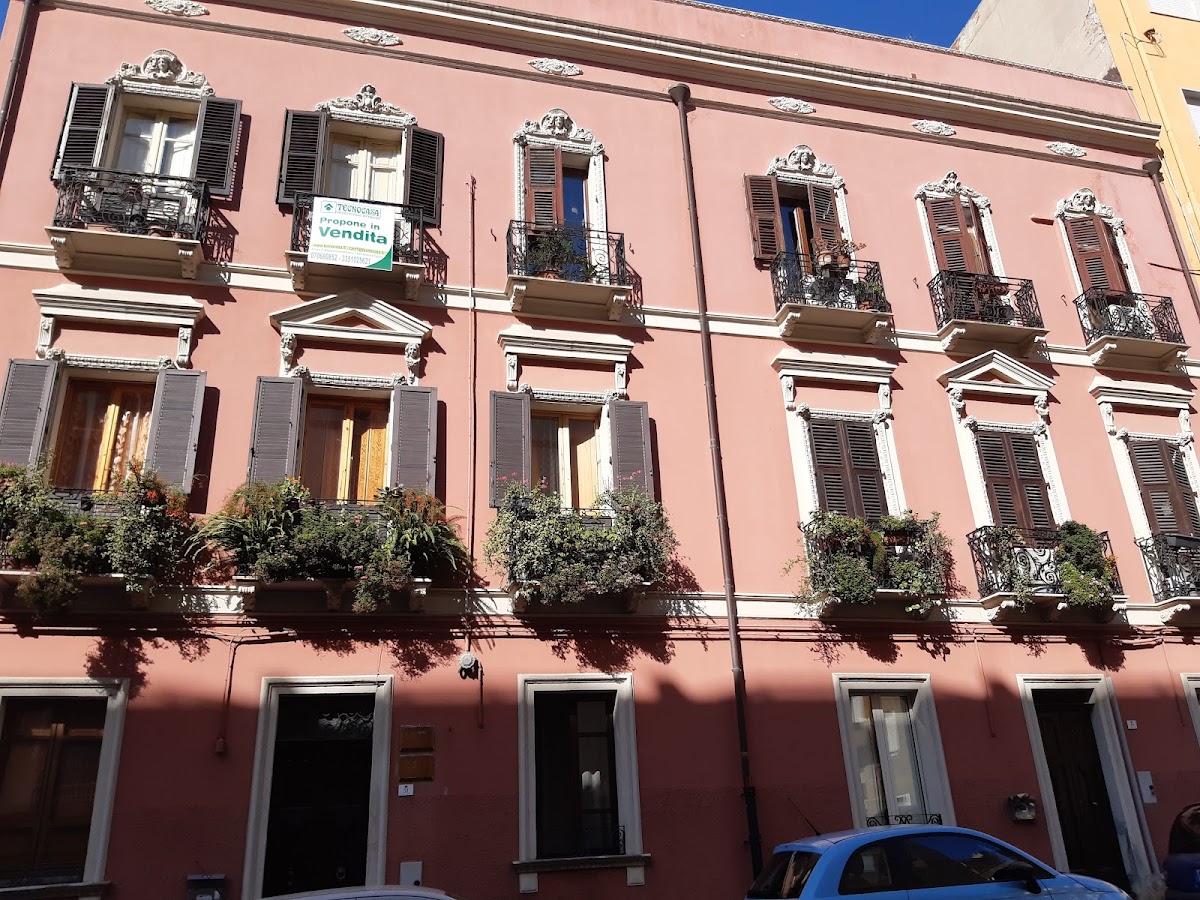 Domo Affittacamere Lewisrooms — Alloggio a Cagliari, Cagliari