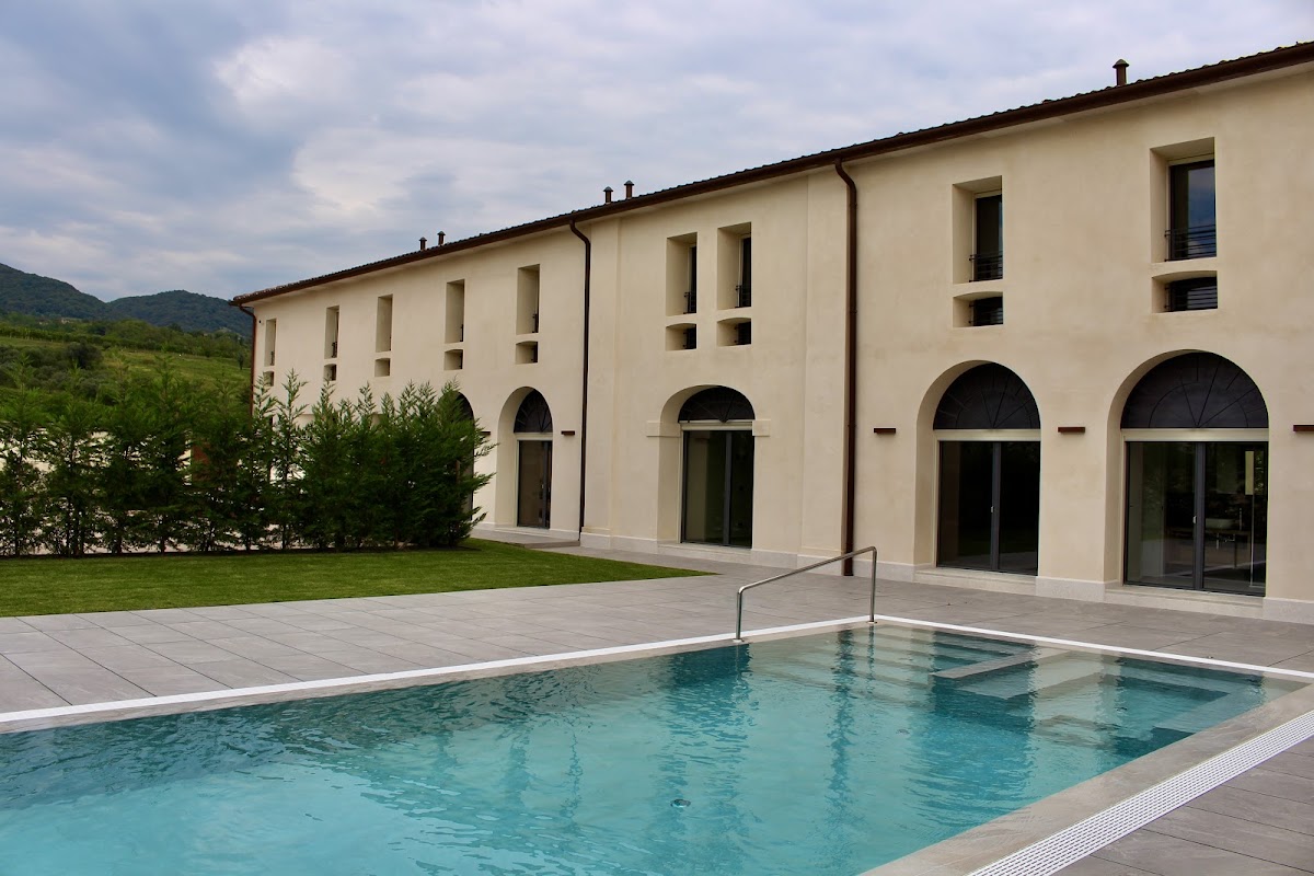 IDA Boutique Hotel